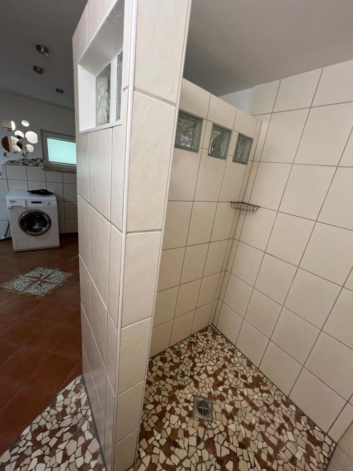 Haus Am Berzdorfer See - 3 Schlafzimmer - Ganzes Haus Zur Alleinnutzung - Terrasse - Hochwertige Ausstattung Gorlitz Luaran gambar