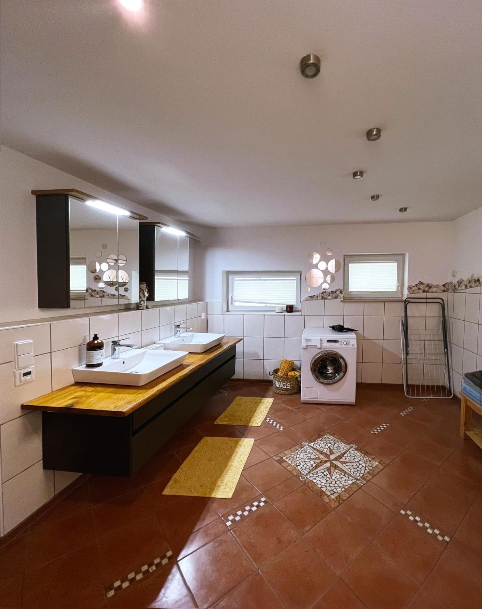 Haus Am Berzdorfer See - 3 Schlafzimmer - Ganzes Haus Zur Alleinnutzung - Terrasse - Hochwertige Ausstattung Gorlitz Luaran gambar