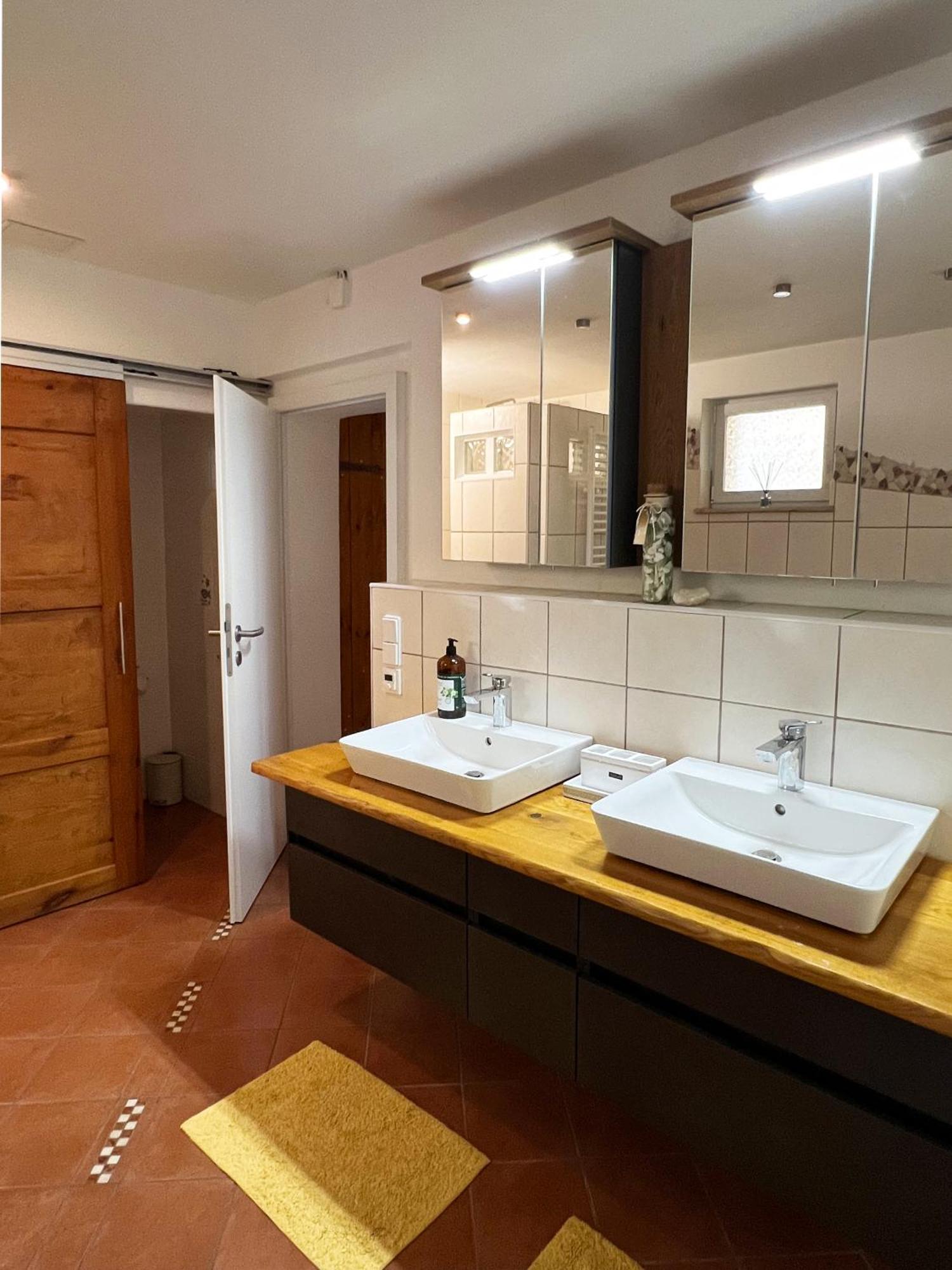 Haus Am Berzdorfer See - 3 Schlafzimmer - Ganzes Haus Zur Alleinnutzung - Terrasse - Hochwertige Ausstattung Gorlitz Luaran gambar
