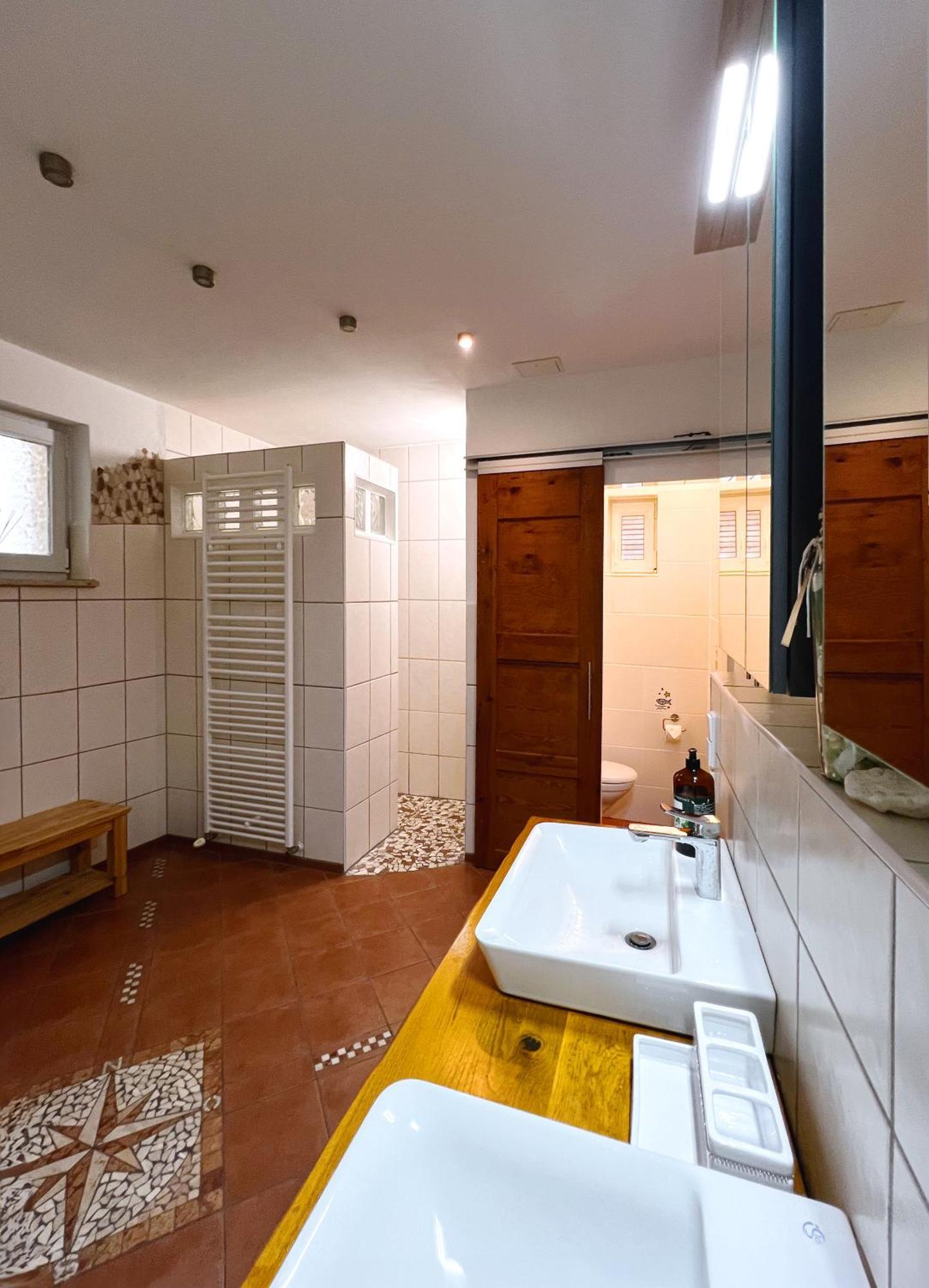 Haus Am Berzdorfer See - 3 Schlafzimmer - Ganzes Haus Zur Alleinnutzung - Terrasse - Hochwertige Ausstattung Gorlitz Luaran gambar